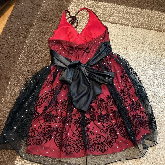 Ruby rox black and red mesh floral dot halter dress. - Picture 5 of 8